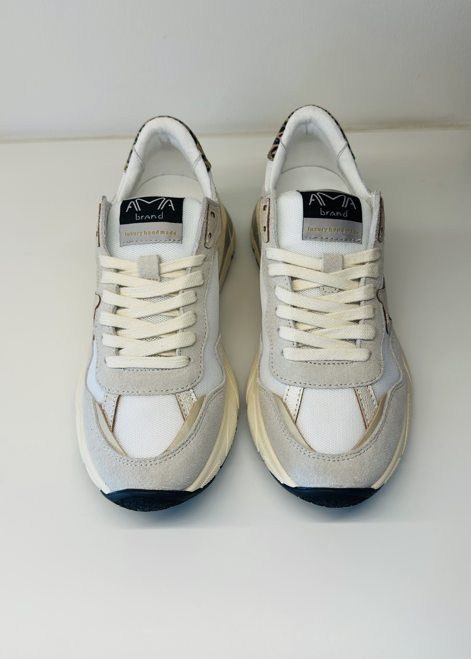 Ecru chunky sneaker met zilver accenten