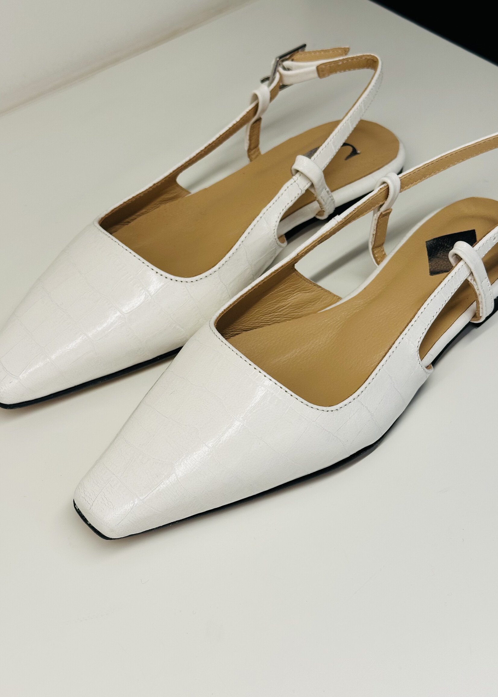 Lara Croco Cream Slingback