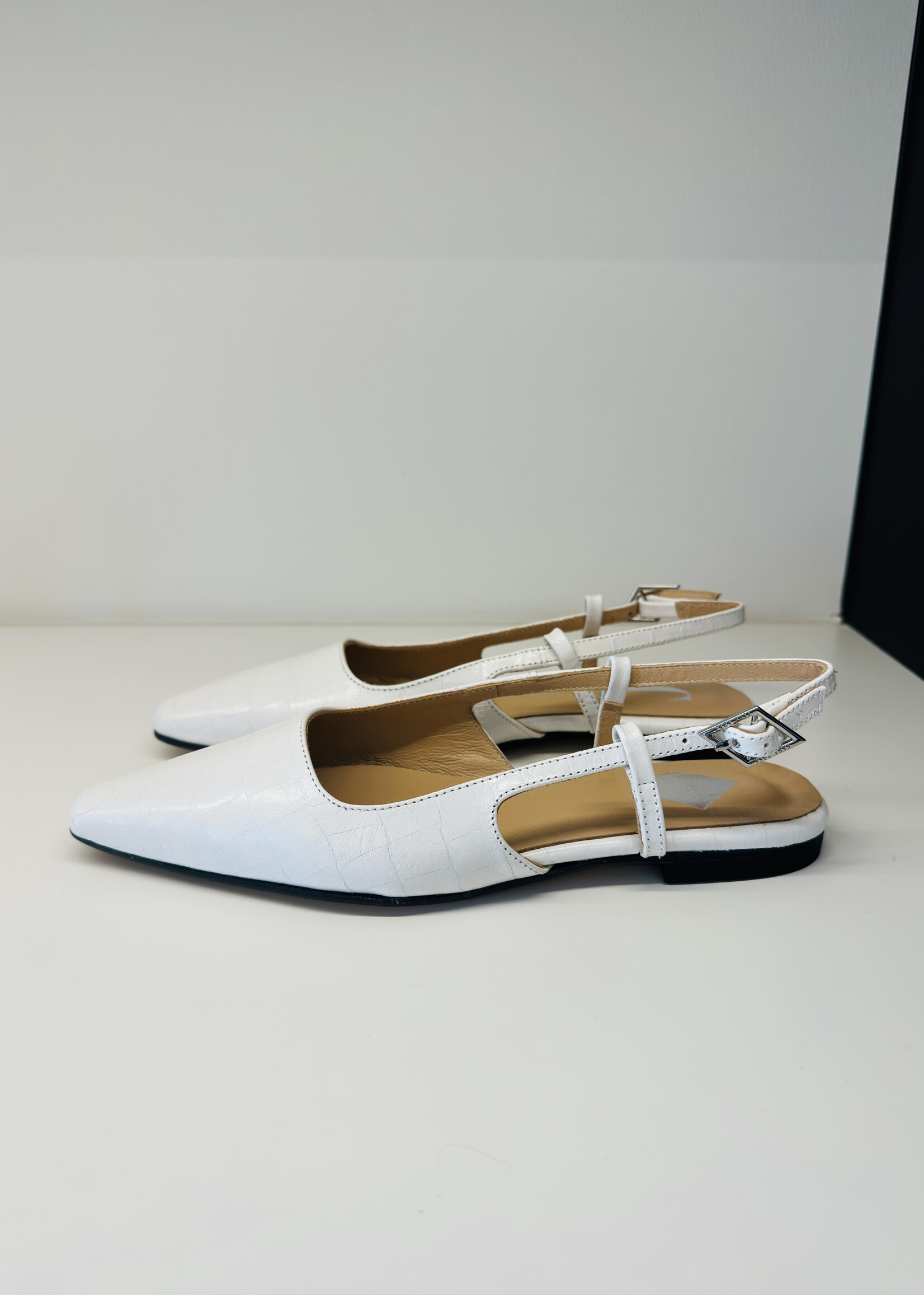 Lara Croco Cream Slingback