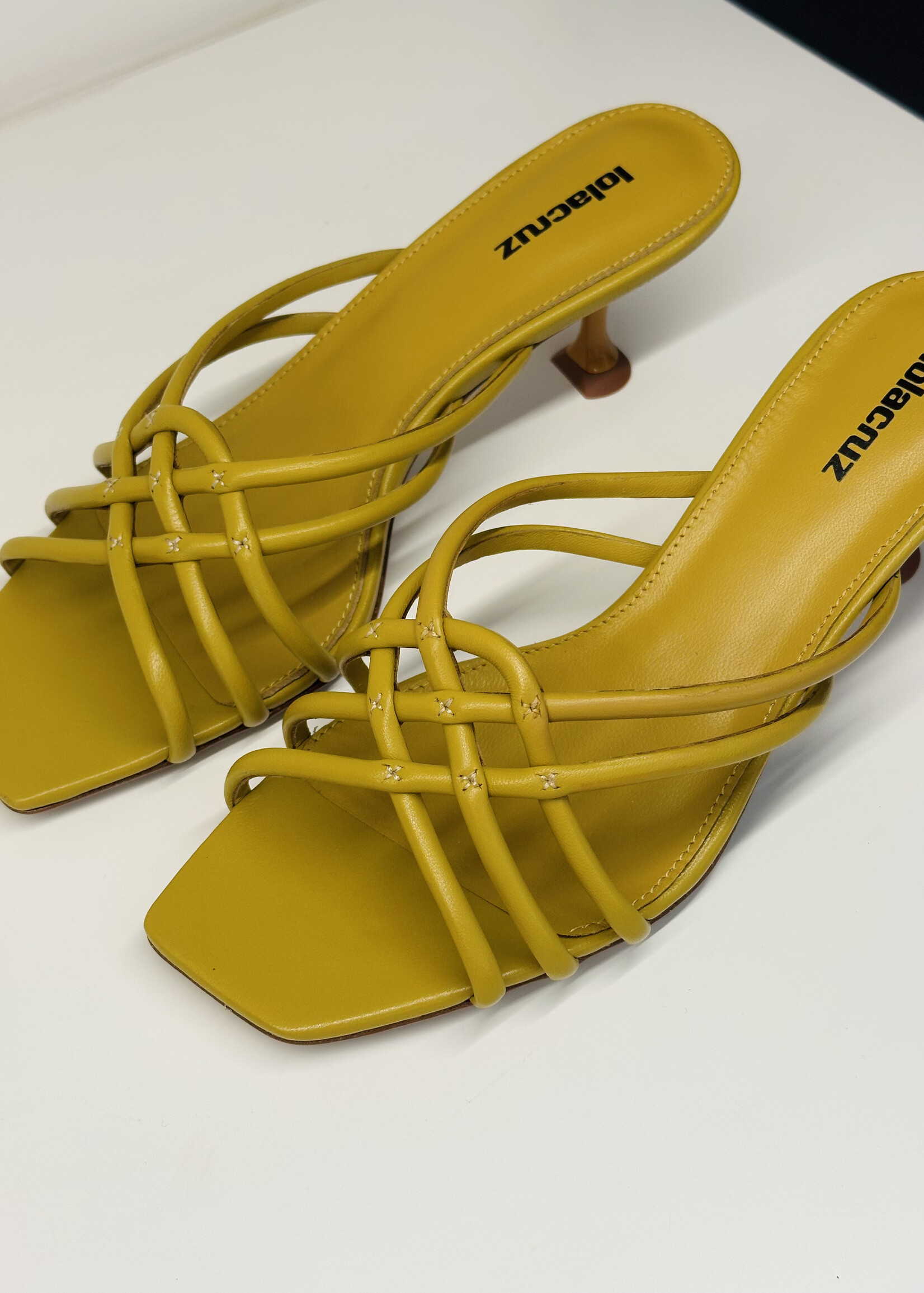 Olijfkleurig muiltje