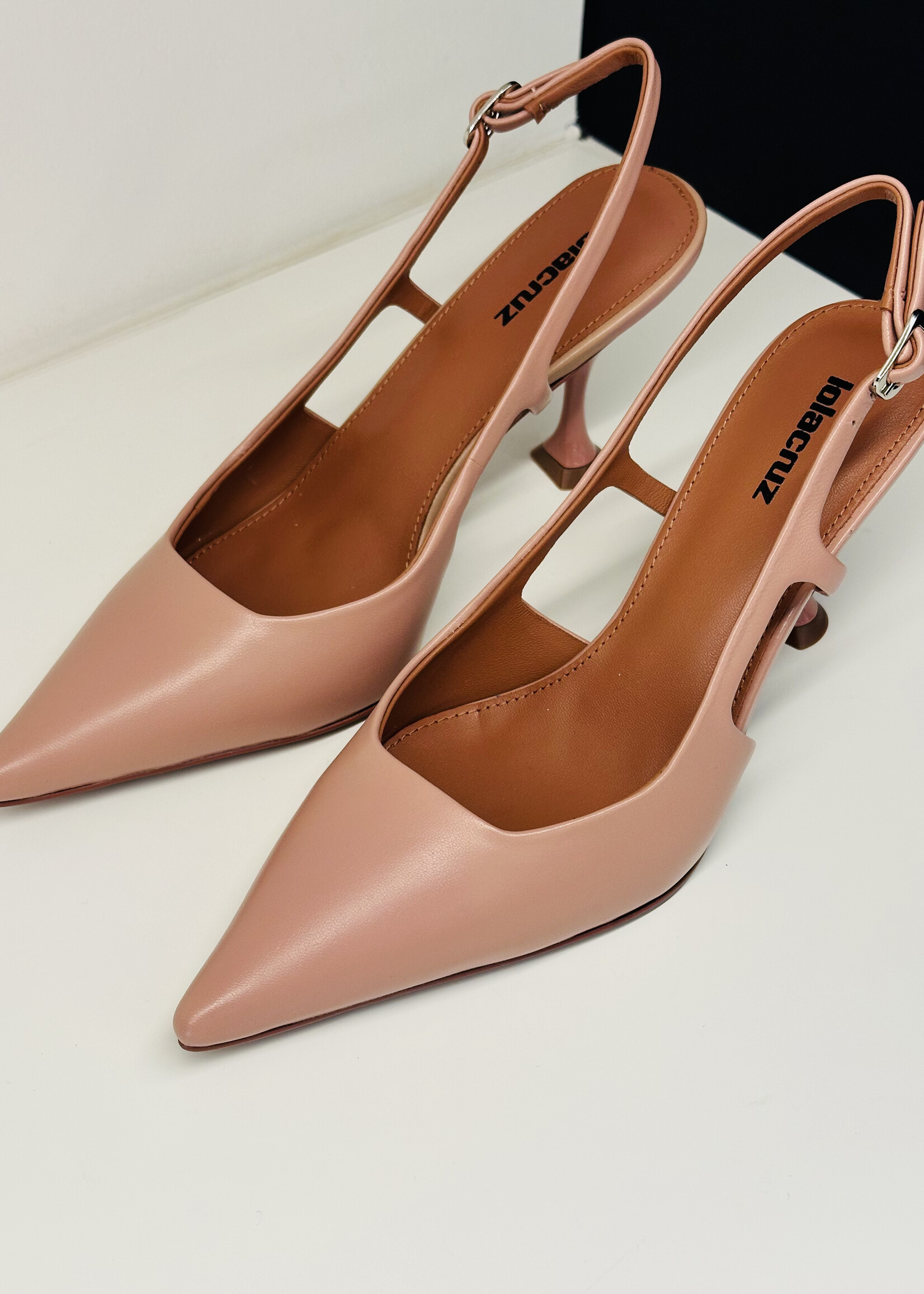 Nude slingback