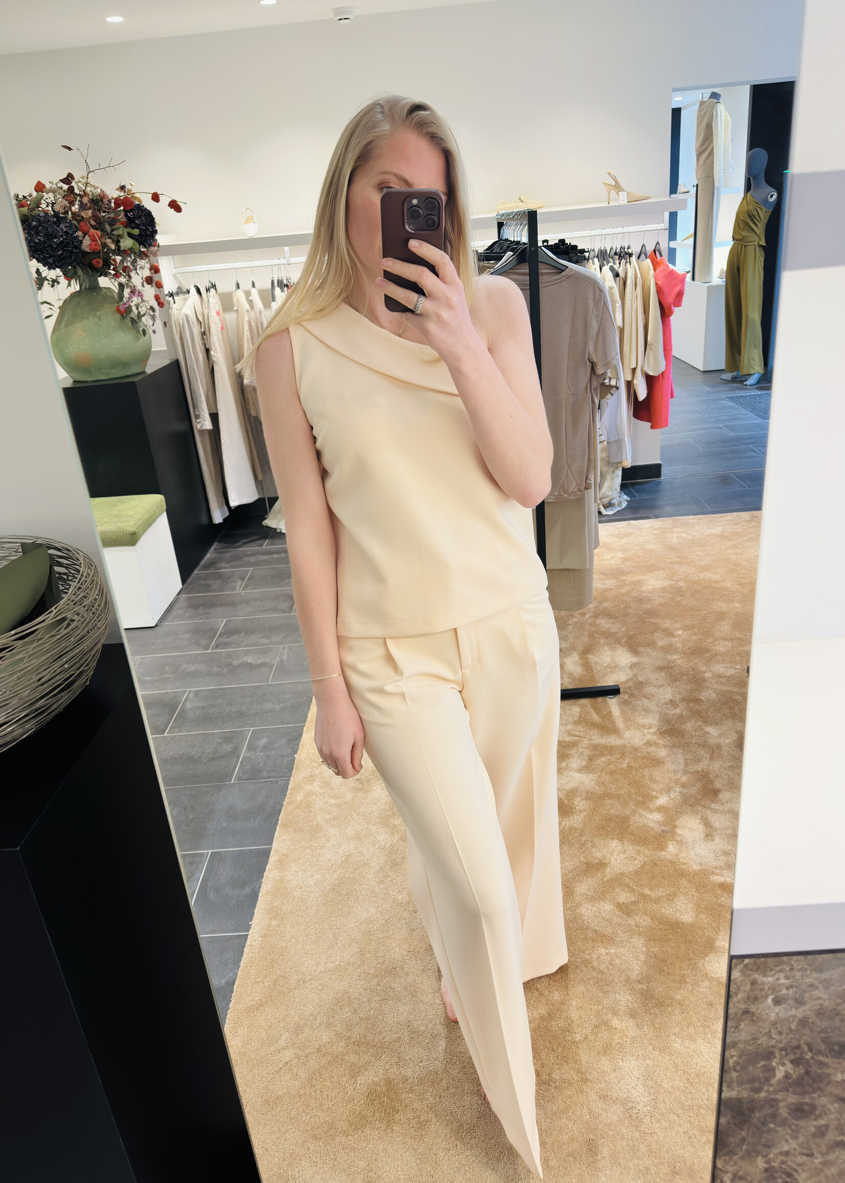 Lucy Top Sleek Weave Powder