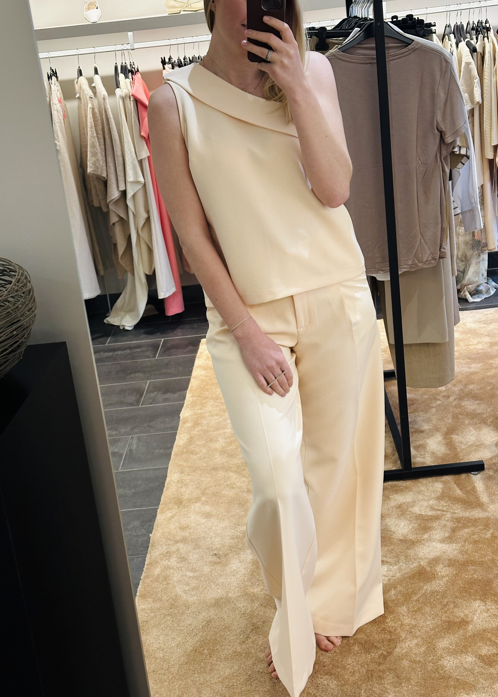 Lucy Top Sleek Weave Powder