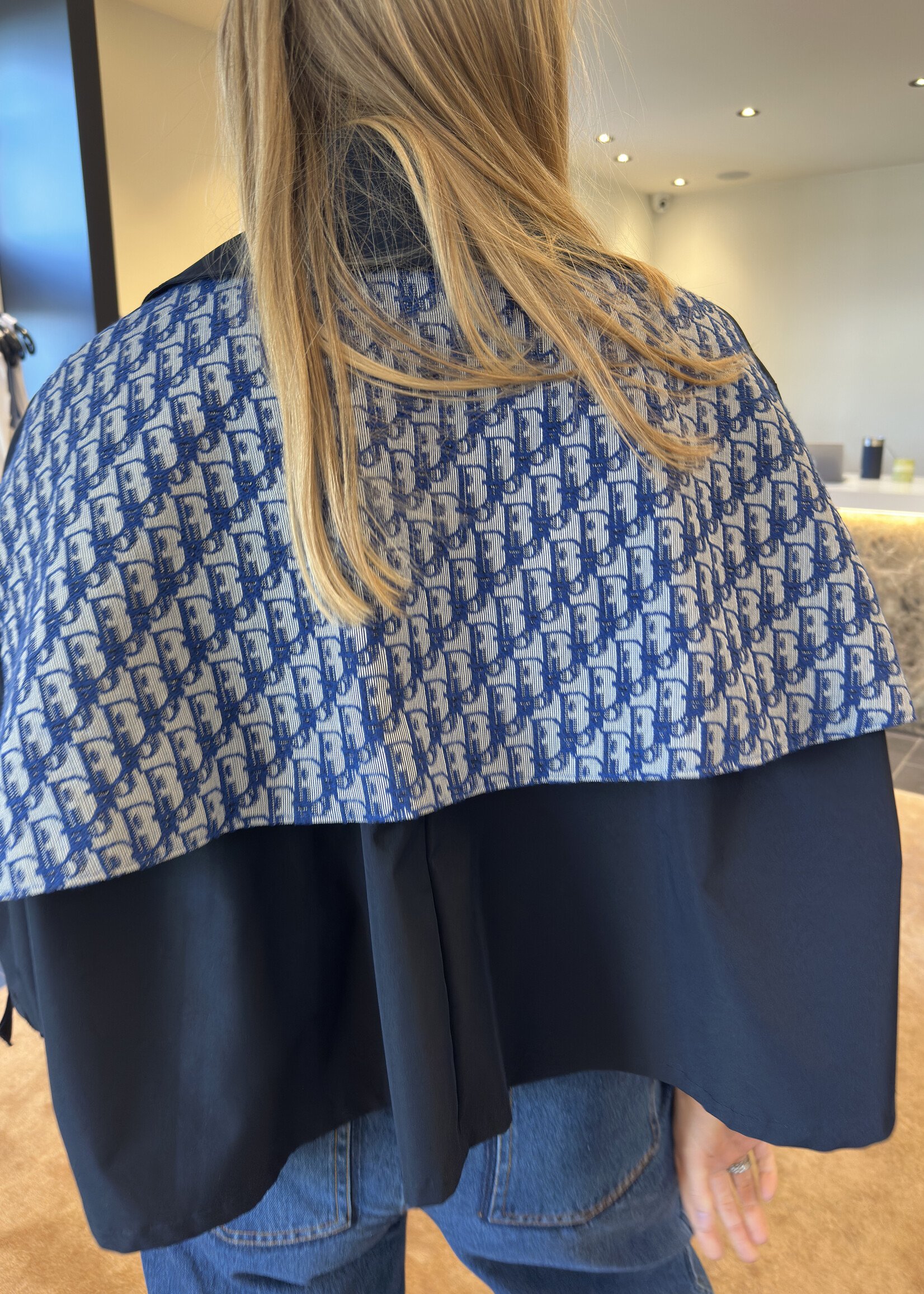 Attire Cape Designer Back N°4