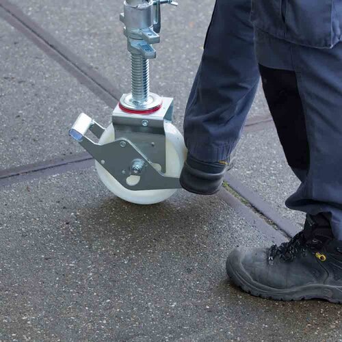 Euroscaffold Rolsteiger Original 135 x 250 x 14,2m werkhoogte met lichtgewicht platform