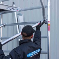 Euroscaffold Rolsteiger Original 135 x 305 x 8,2m werkhoogte met lichtgewicht platform