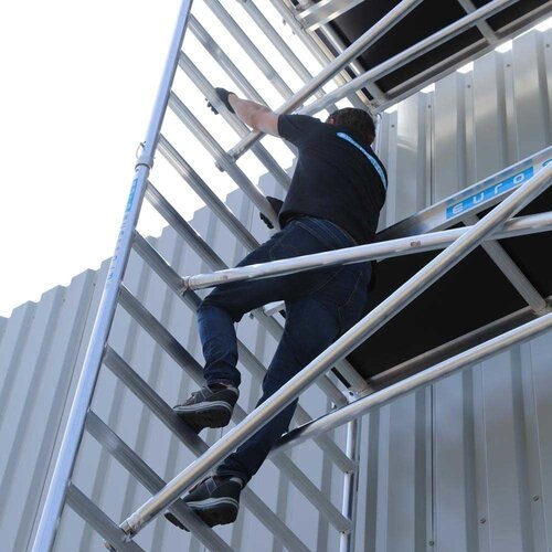 Euroscaffold Basis rolsteiger 90 x 190 x 10,2m werkhoogte met lichtgewicht platform
