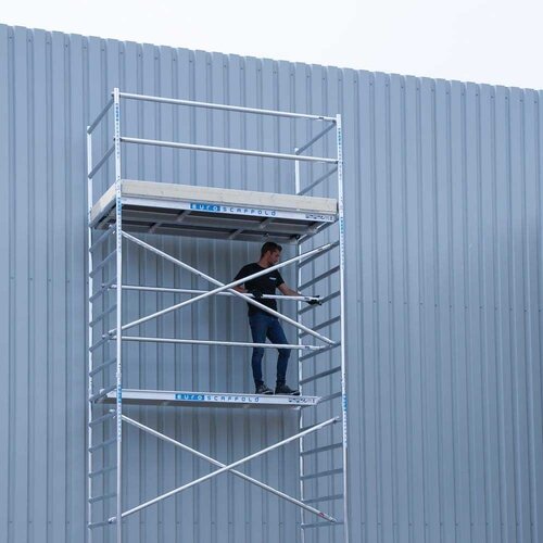 Euroscaffold Basis rolsteiger 75 x 190 x 8,2m werkhoogte met lichtgewicht platform