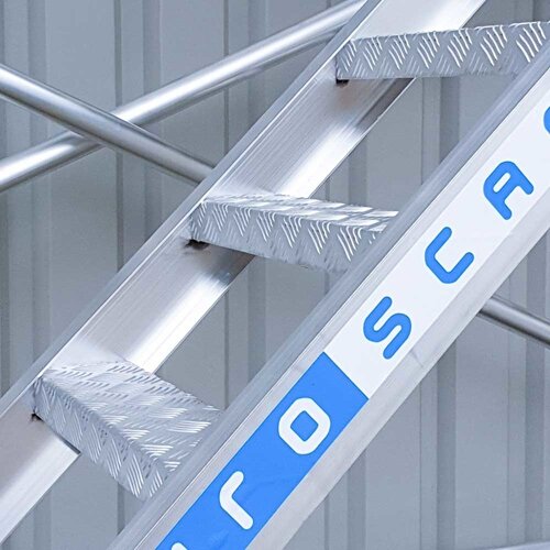 Euroscaffold Trappentoren 135 x 250 x 14,2m werkhoogte