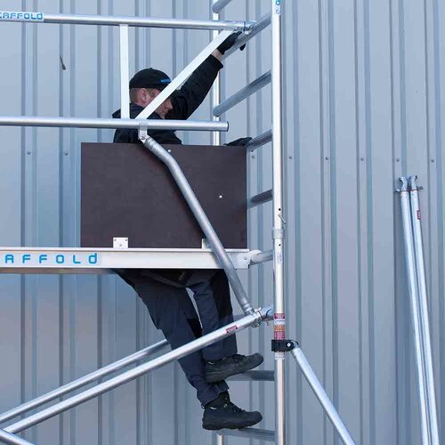 Euroscaffold Rolsteiger Voorloopleuning Dubbel 135 x 190 x 10,2 meter werkhoogte