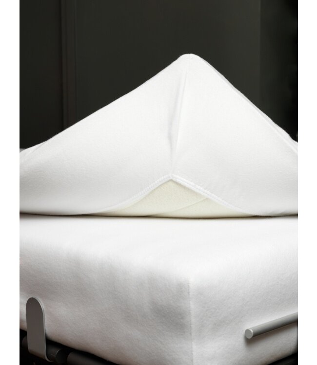 Vandyck Molton stretch topper