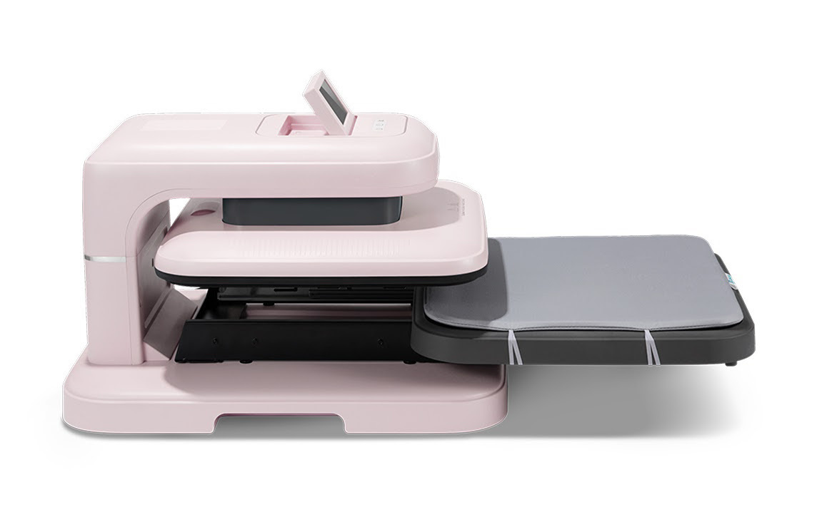 LOKLiK ImPress™ Auto 2-Smart in Pastelroze gezien vanaf de zijkant. De strijkplank is uitgetrokken en toont de strijkmat.
