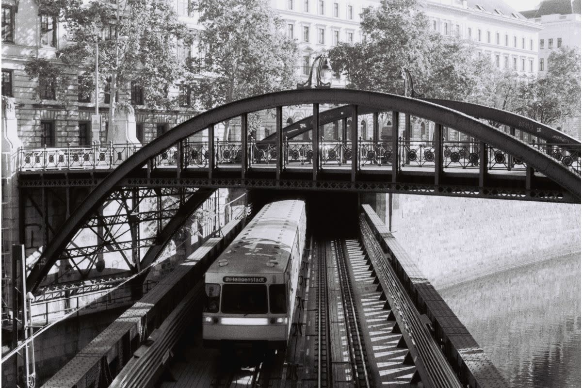 LOMOGRAPHY B&W 400 35mm Berlin Kino Film