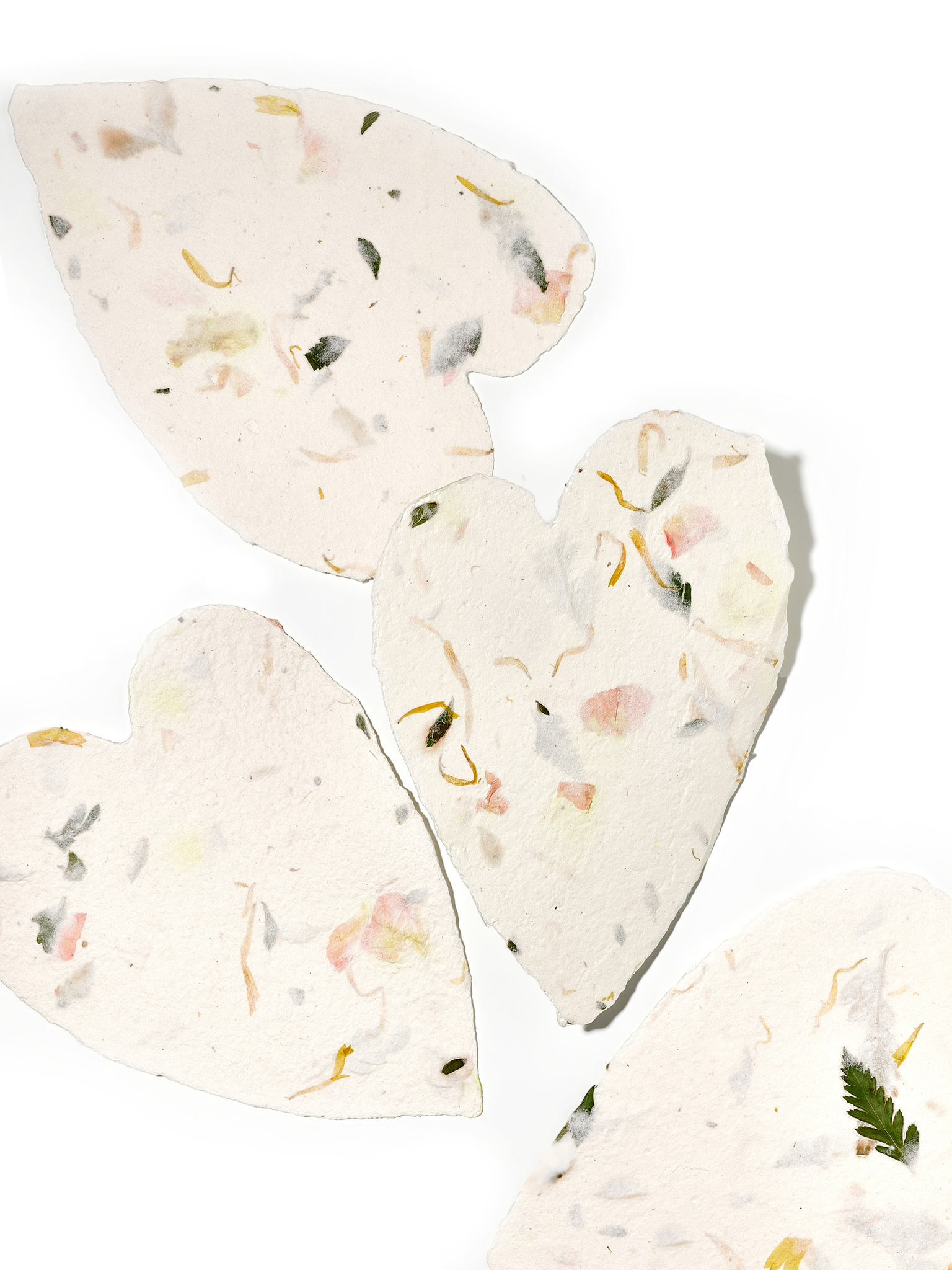 Handgeschöpftes grosses Papierherz mit Blüten