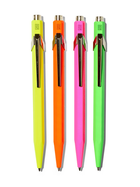 CARAN D'ACHE Kugelschreiber mit edler Lackierung, verschiedene Farben