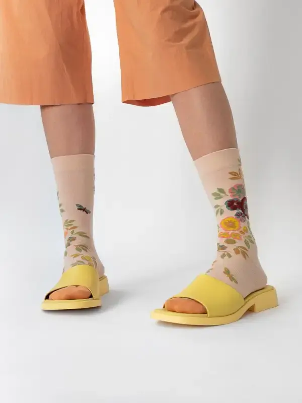 BONNE MAISON Socken aus ägyptischer Baumwolle rosa mit Blumen