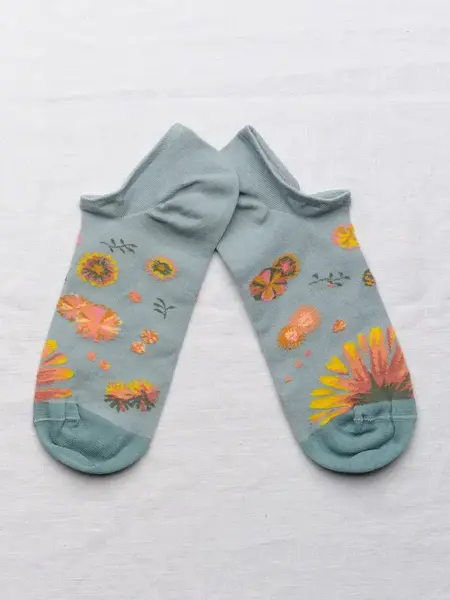 BONNE MAISON Socken aus ägyptischer Baumwolle, Hellblau mit Blumen
