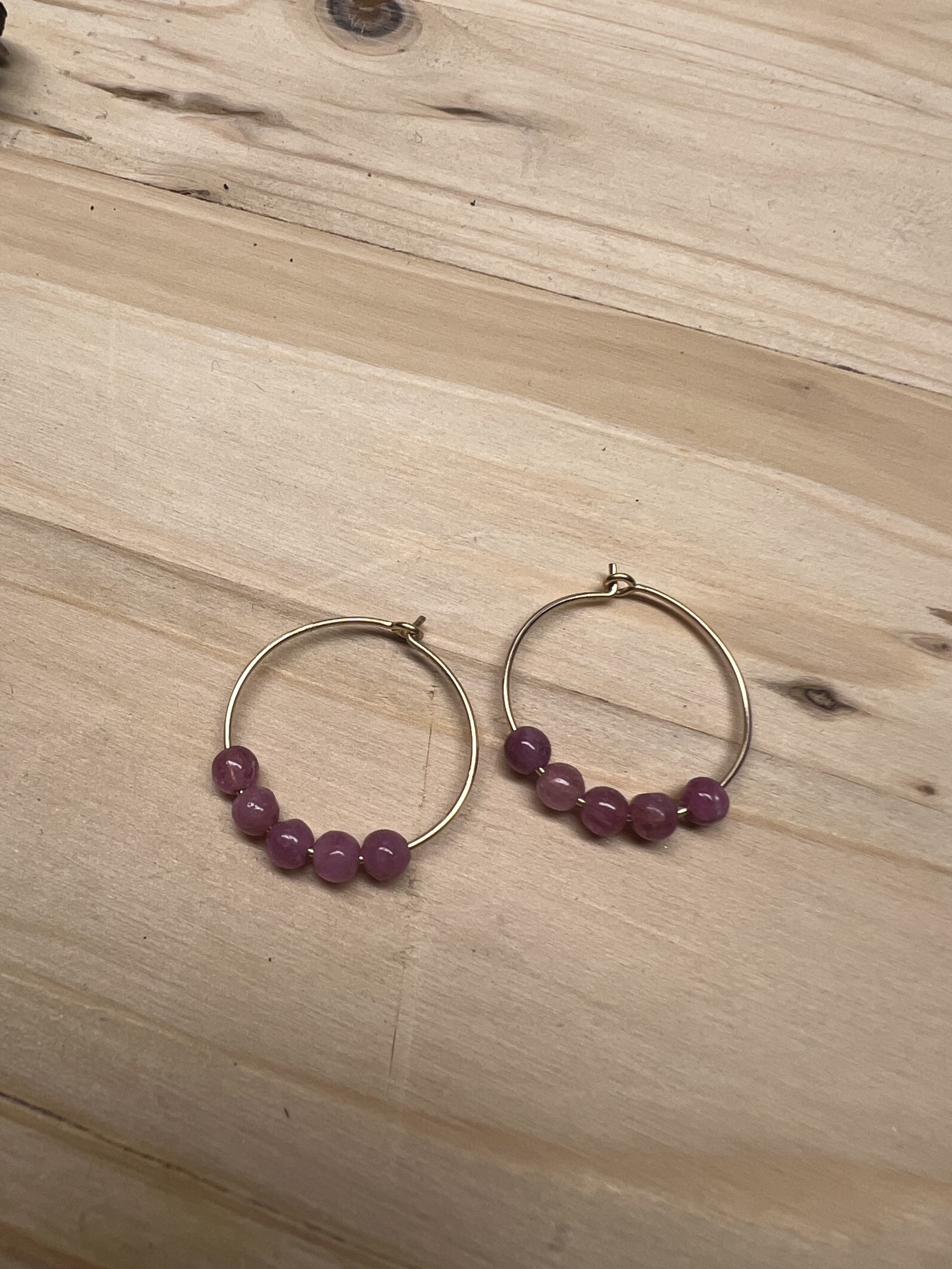 NOUVEL ÉTÉ EMMA, Kreolen, 14K gold filled, verschiedene Edelsteine