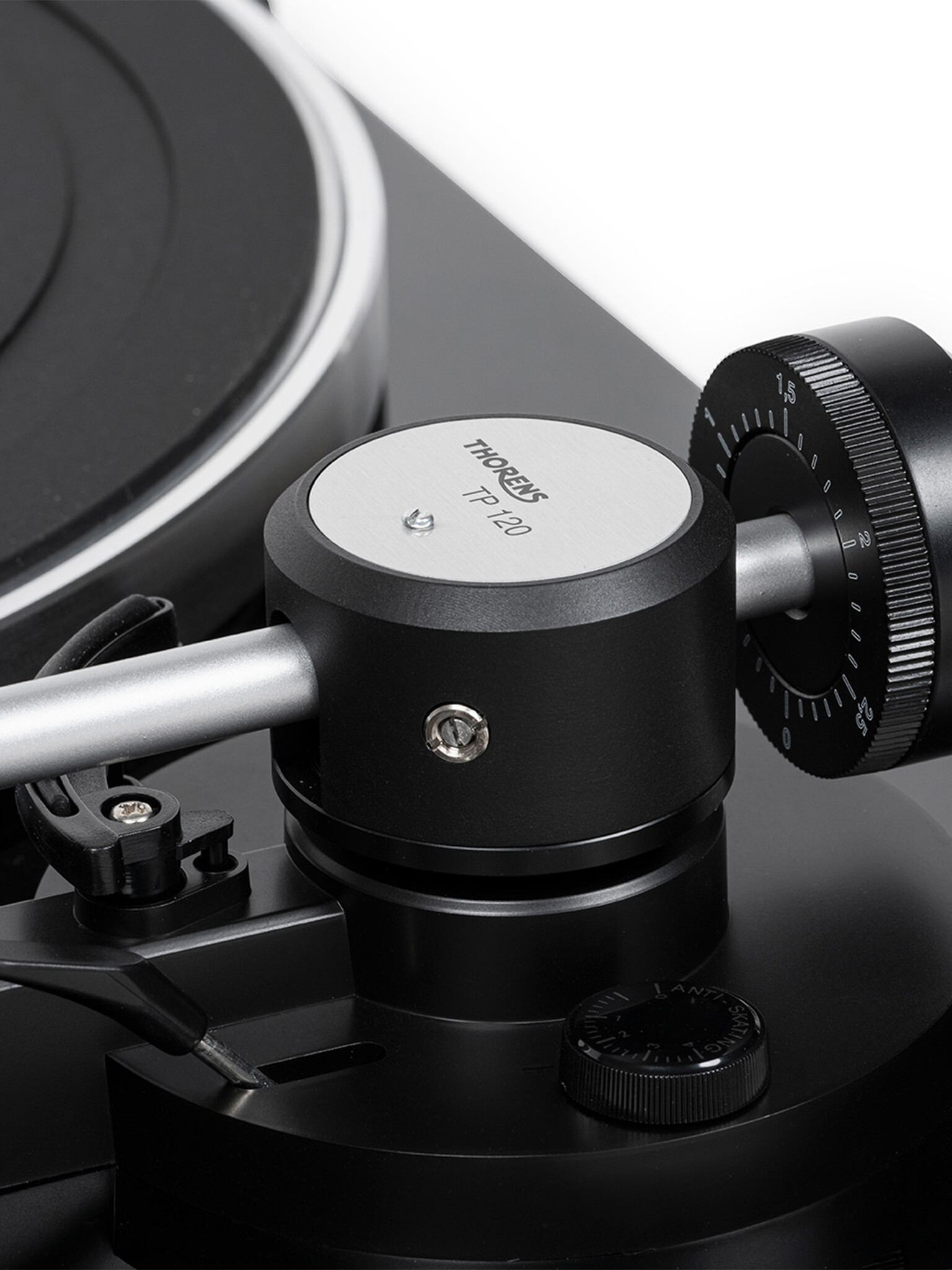 THORENS Plattenspieler TD-204 manuell mit Phonovorstufe TP120 Tonarm