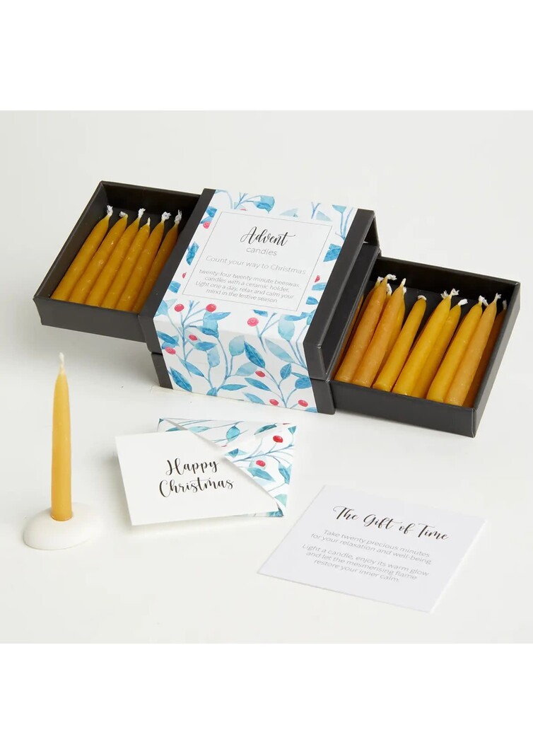 Advent Candles - 24 Mini Kerzen aus Bienenwachs mit zwei Keramikhaltern