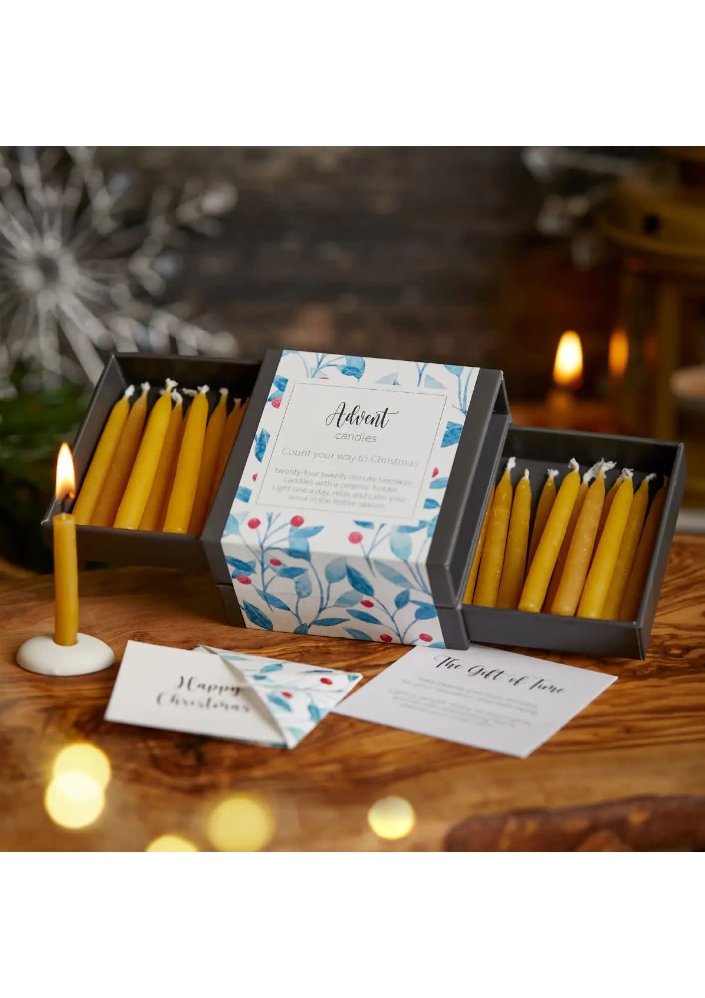 Advent Candles - 24 Mini Kerzen aus Bienenwachs mit zwei Keramikhaltern
