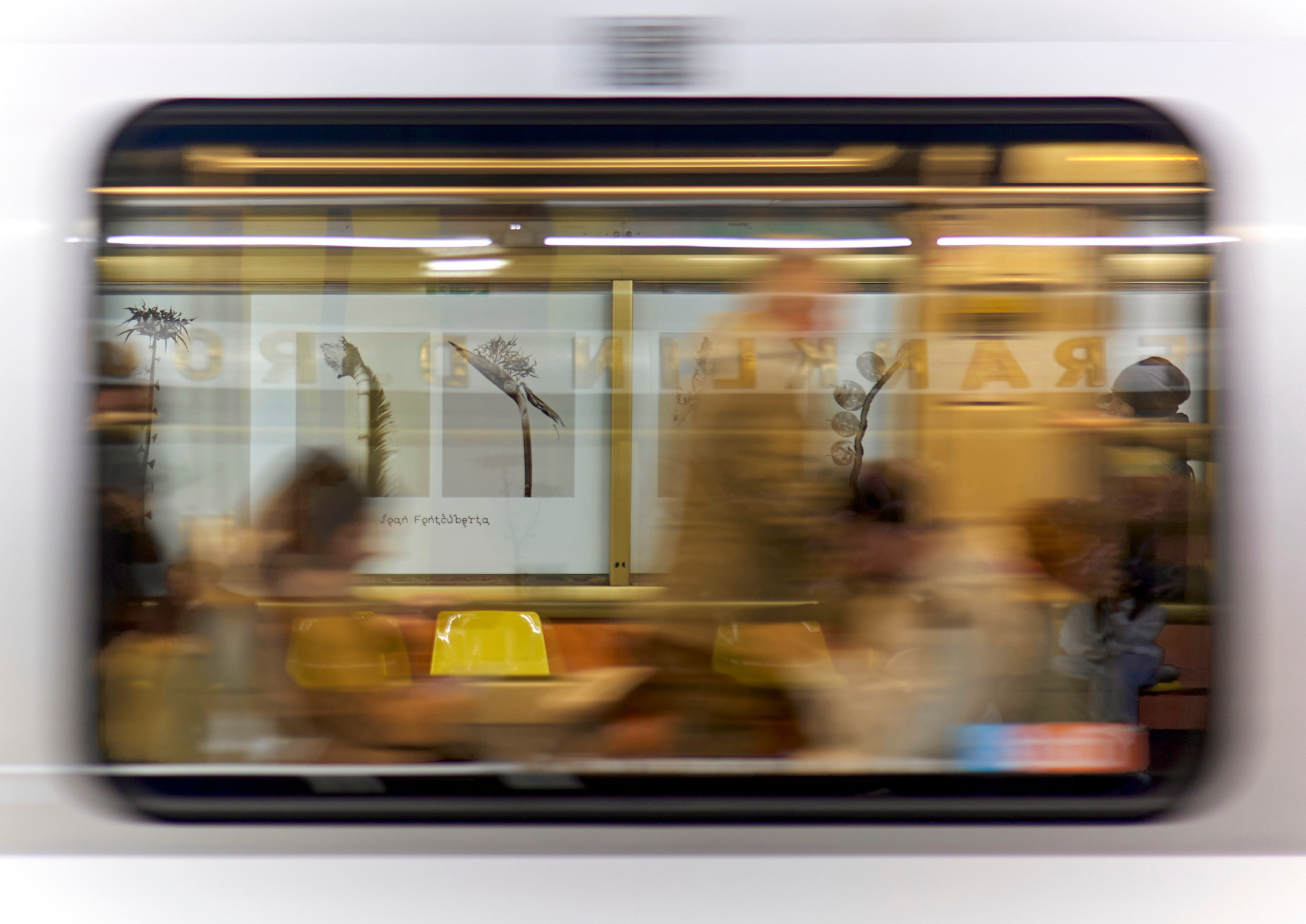 NOUVEL ÉTÉ Fine Art Print CHAISES JAUNES N°5 in verschiedenen Formaten