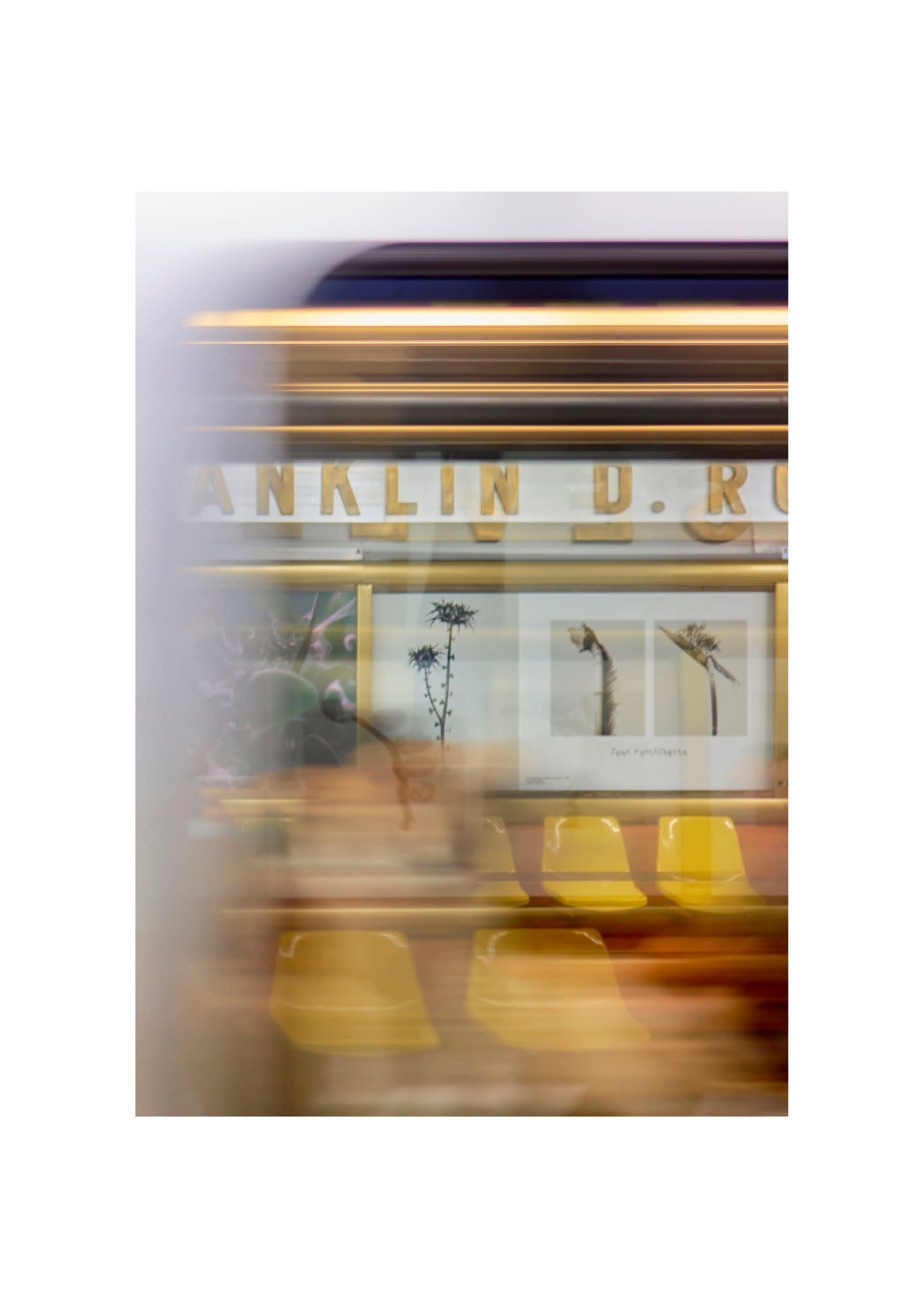 NOUVEL ÉTÉ Fine Art Print CHAISES JAUNES N°6 in verschiedenen Formaten