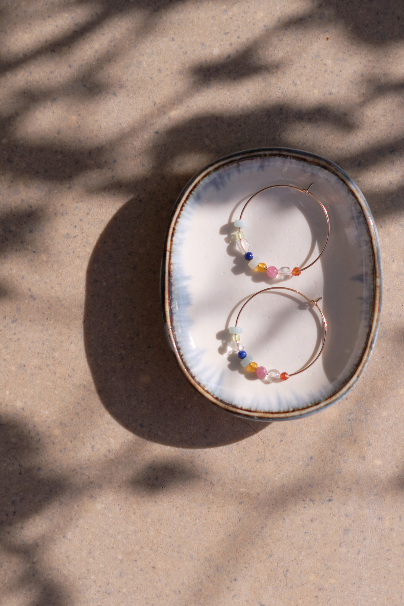 NOUVEL ÉTÉ ELOISE, Kreolen gross, 14-karat gold filled, diverse Edelsteine