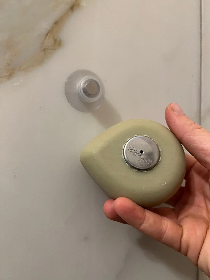 GHILLI Shower Clip