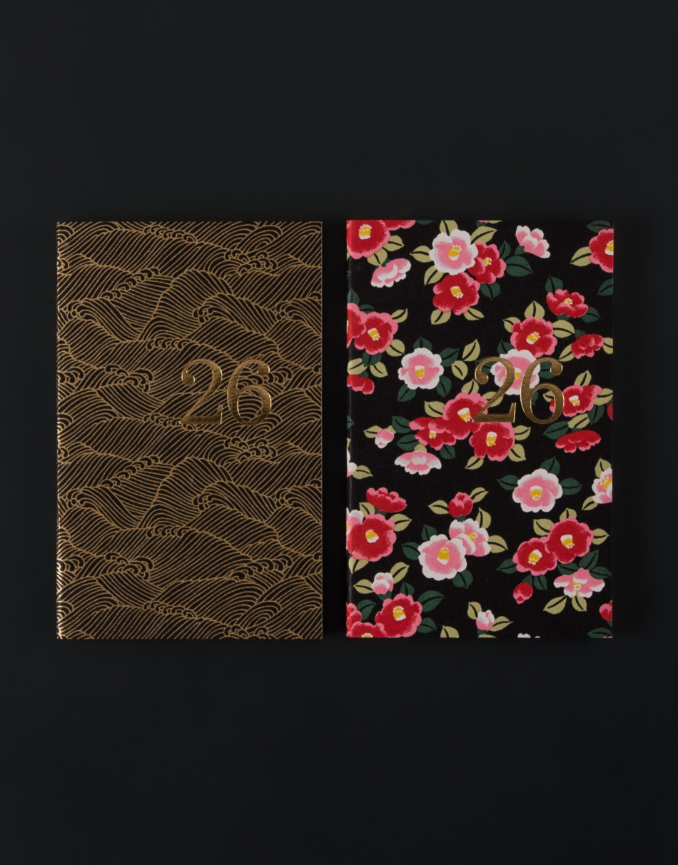 LE TYPOGRAPHE 2026 Agenda – Weekly calendar soft cover black flowers and Japanese paper