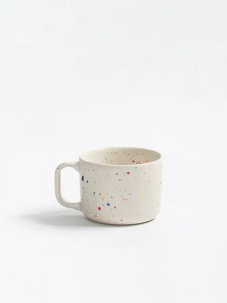 EGG BACK HOME Tasse mit Henkel beige mit bunten Sprenkeln