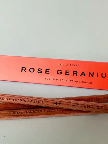IMOGEN OWEN 6 Duftende Bleistifte – Rose Geranium