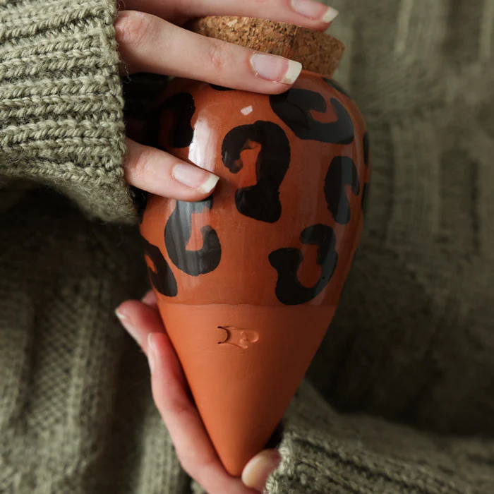 PEPIN. OYA Wasserspender aus Terrakotta –  Leopardenmuster