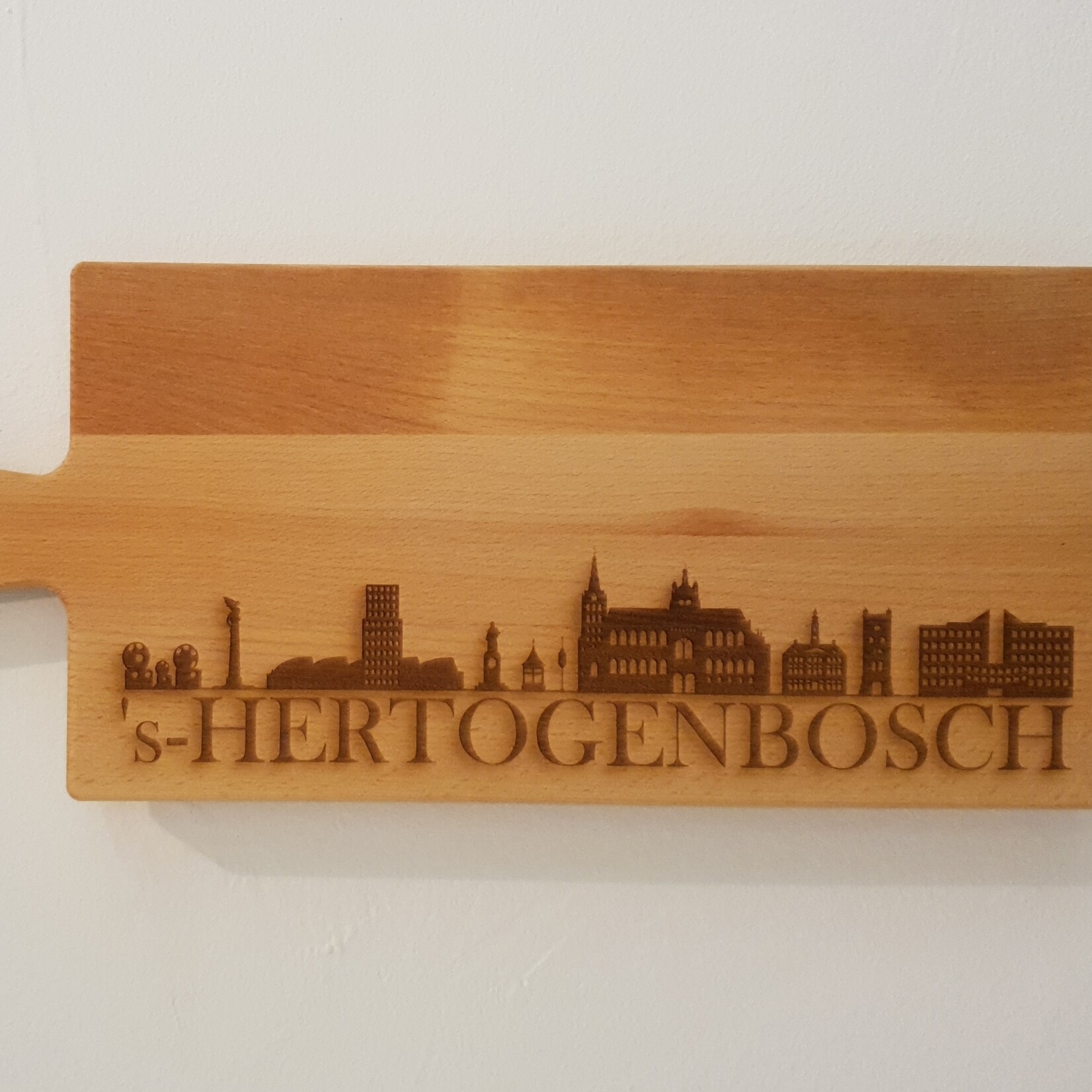 Bij Lien borrelplank beukenhout skyline 's-Hertogenbosch