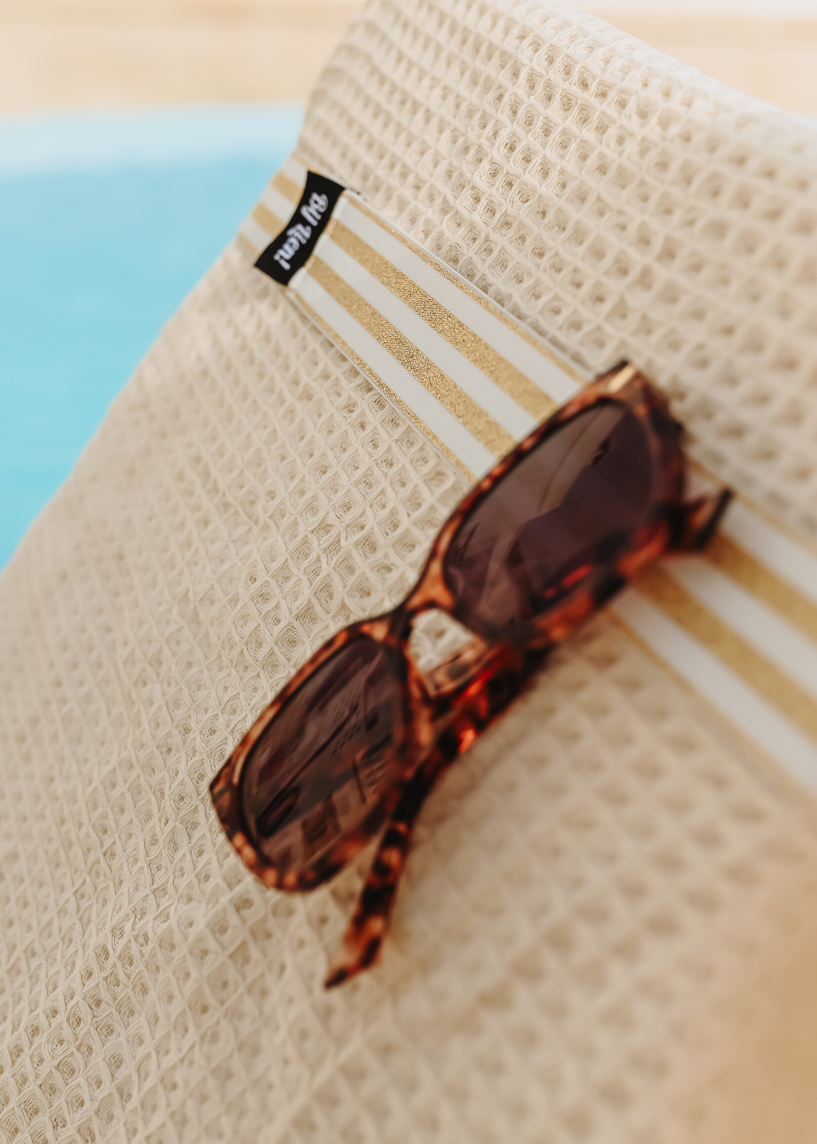 Bij Lien Beach towel strap - White - Gold