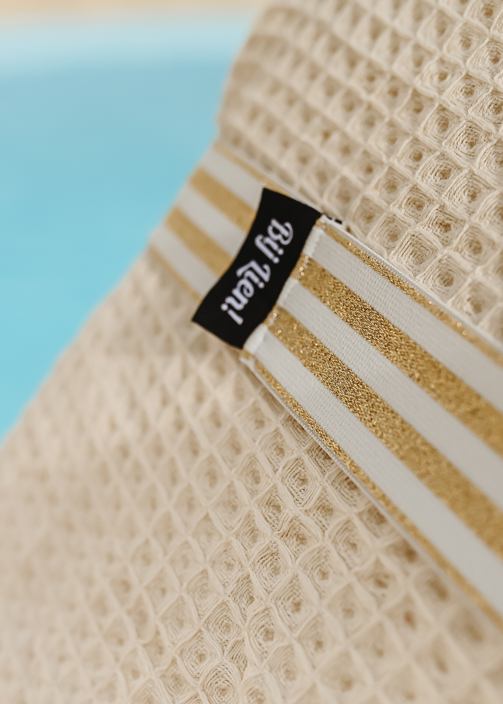 Bij Lien Beach towel strap - White - Gold