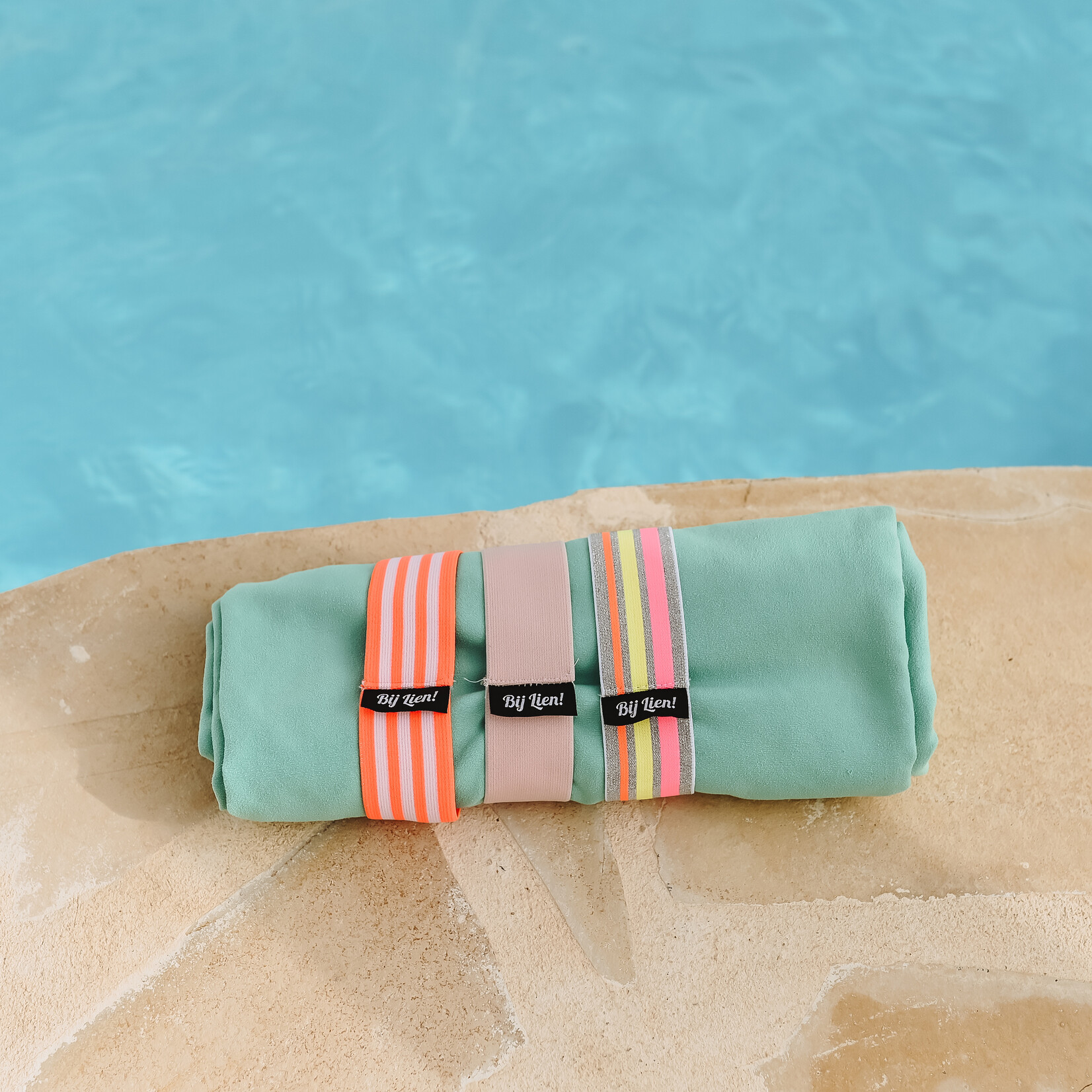 Bij Lien beach towel strap - Neon Orange
