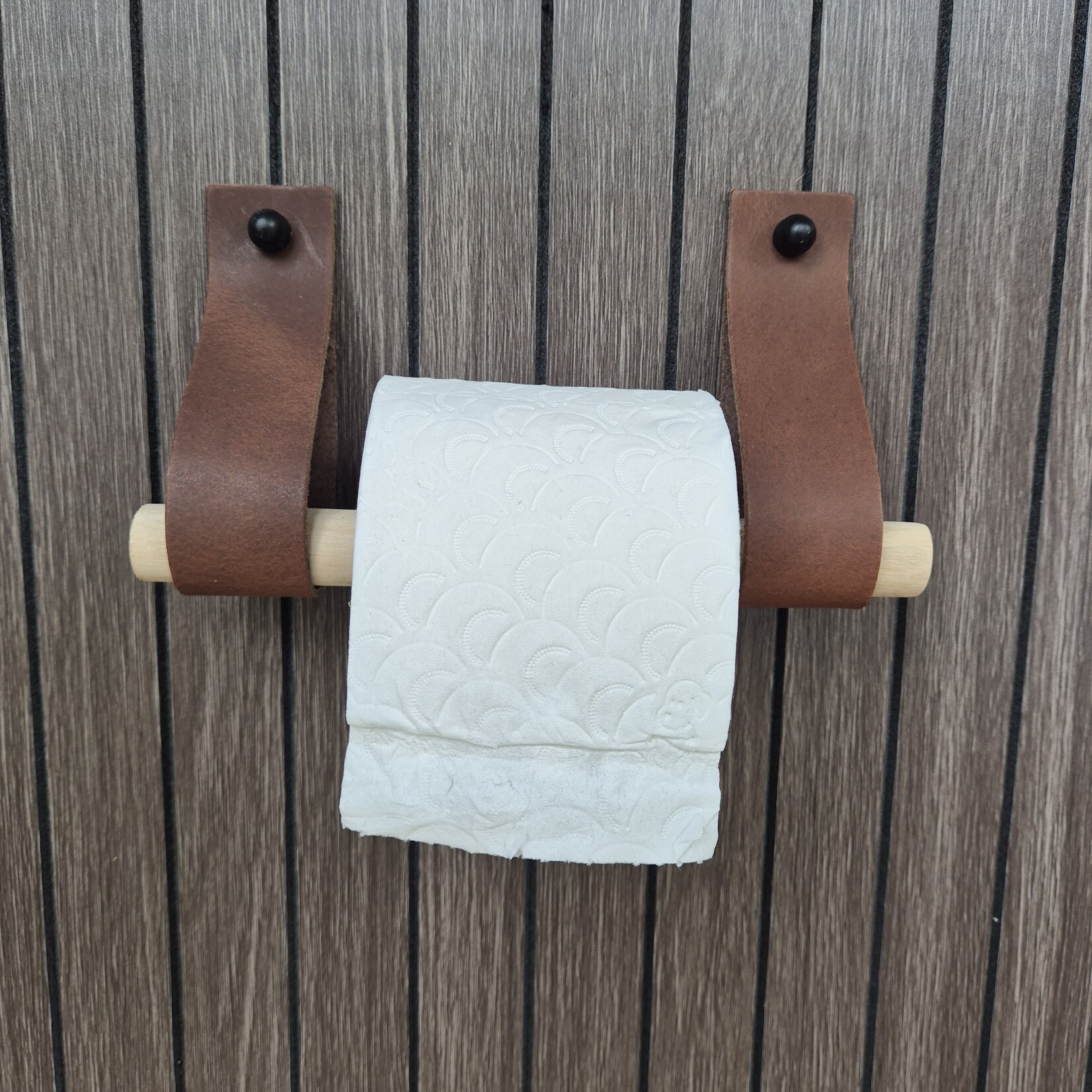 Bij Lien Leren toiletrol houder donker bruin 4cm breed en 30cm lang