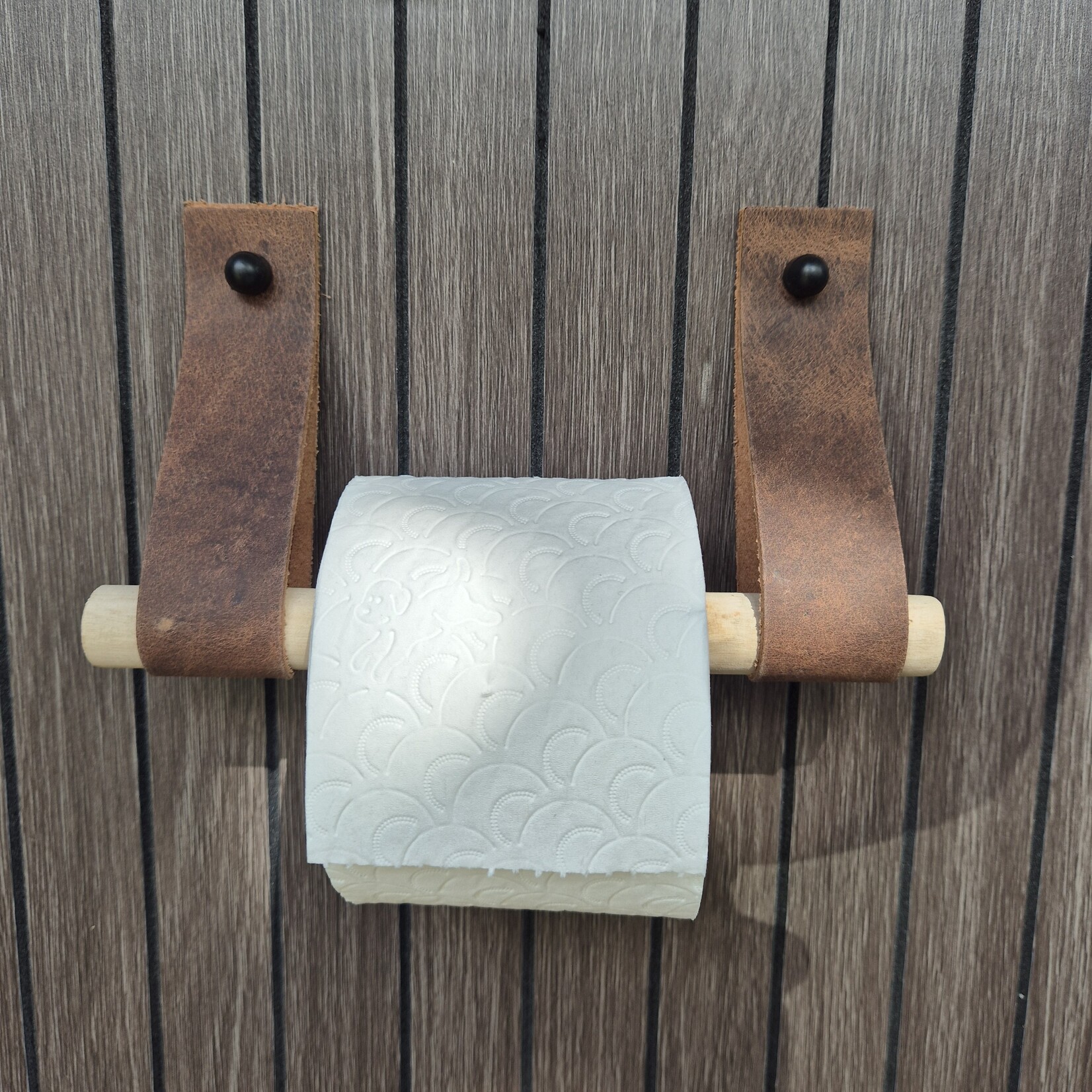 Bij Lien Leren toiletrol houder Nubuck bruin 4cm breed en 30cm lang