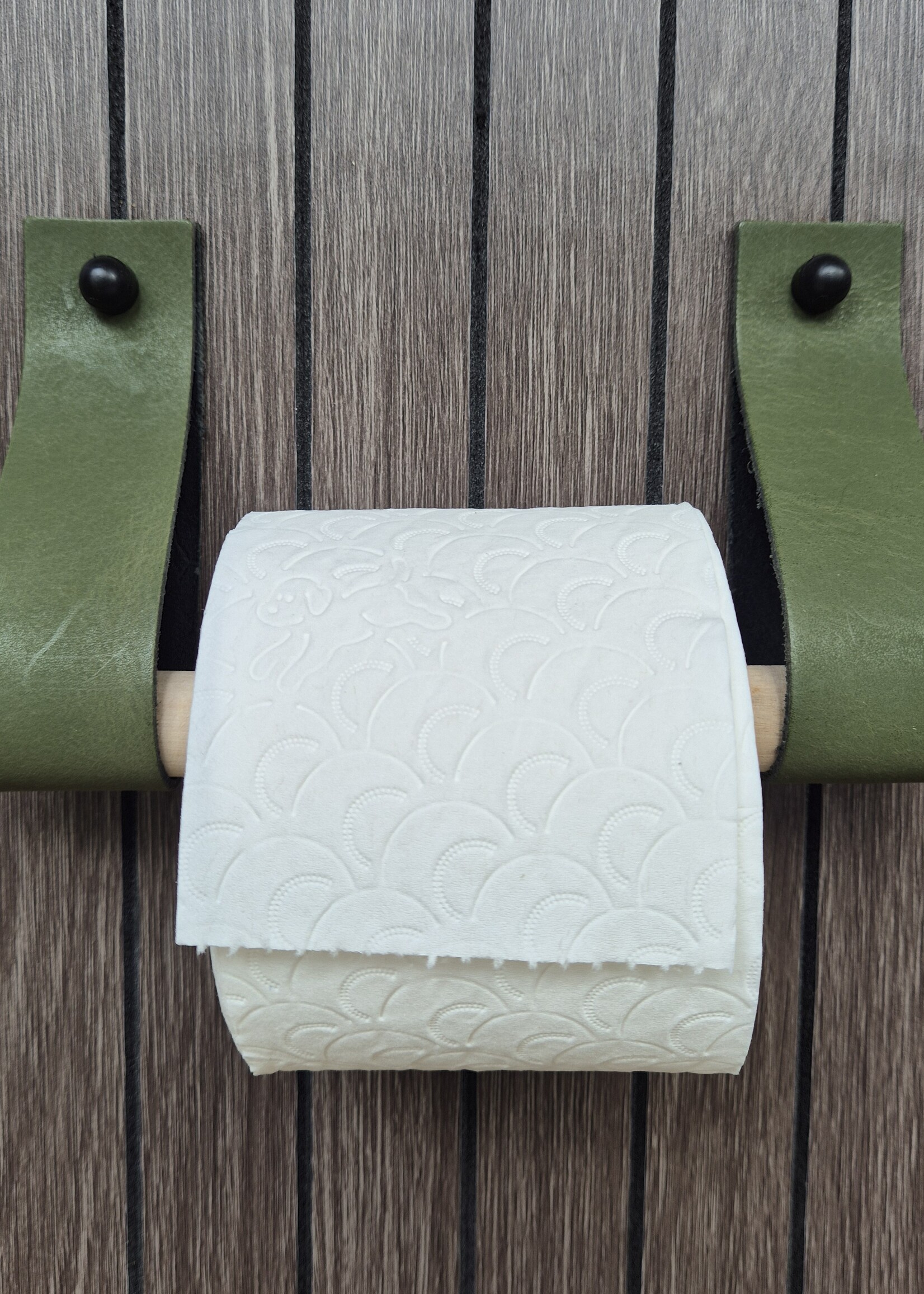 Bij Lien Leren toiletrol houder leger groen 4cm breed en 30cm lang