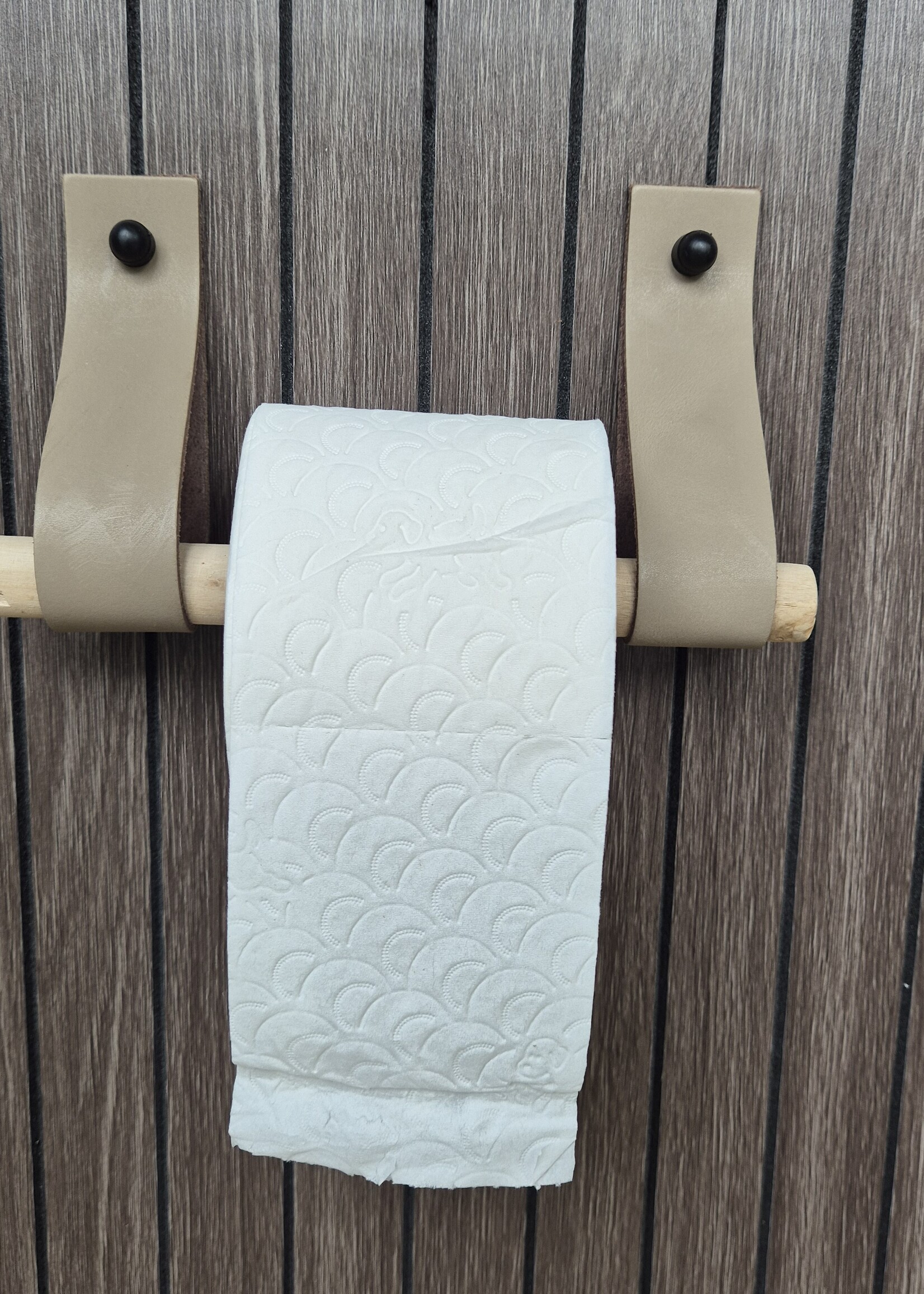 Bij Lien Leren toiletrol houder taupe 4cm breed en 30cm lang