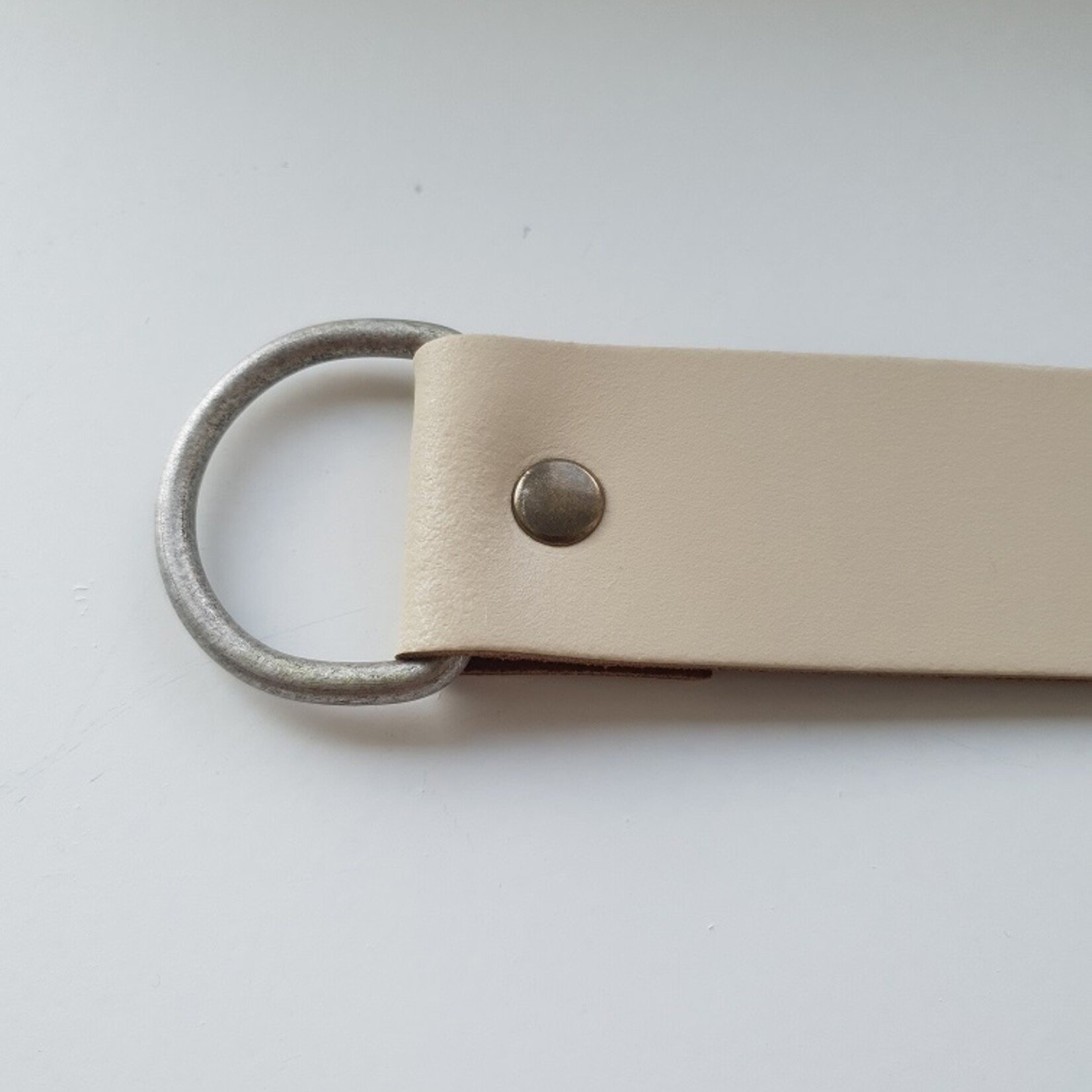 Bij Lien Gordijn embrasse leer3cm Creme