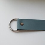 Bij Lien Gordijn embrasse leer 3 cm Oud groen