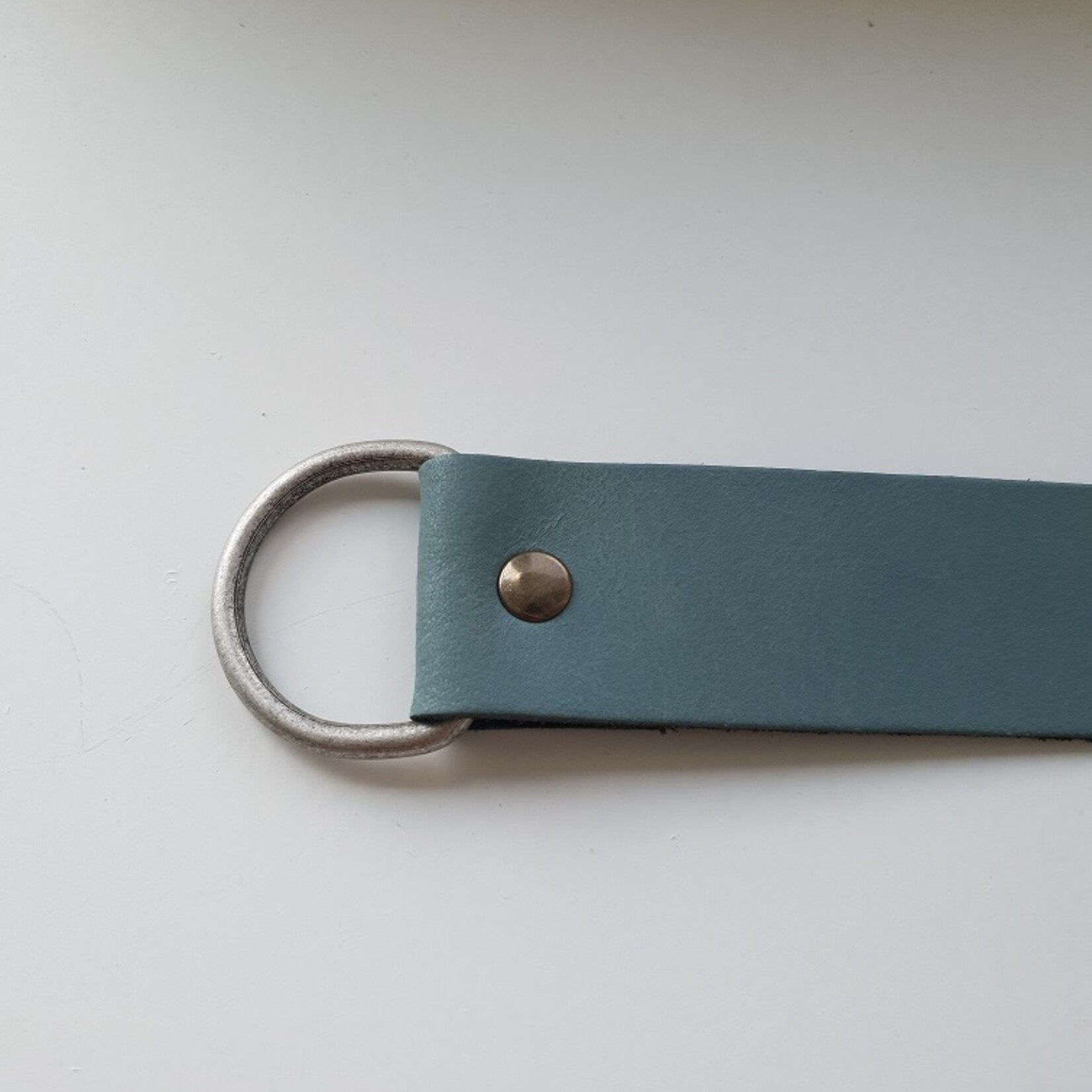 Bij Lien Gordijn embrasse leer 3 cm Oud groen