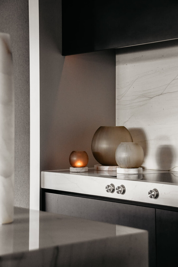 RAF Deluxe Windlicht Kasian Smoke glas Alabaster voet - medium