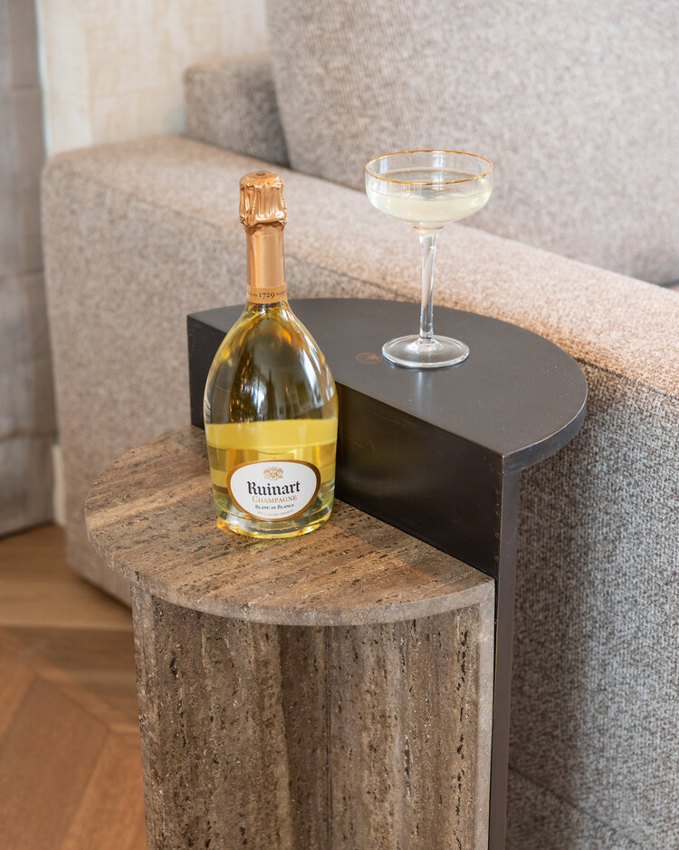 Richmond Interiors Bijzettafel Russo bruin travertine
