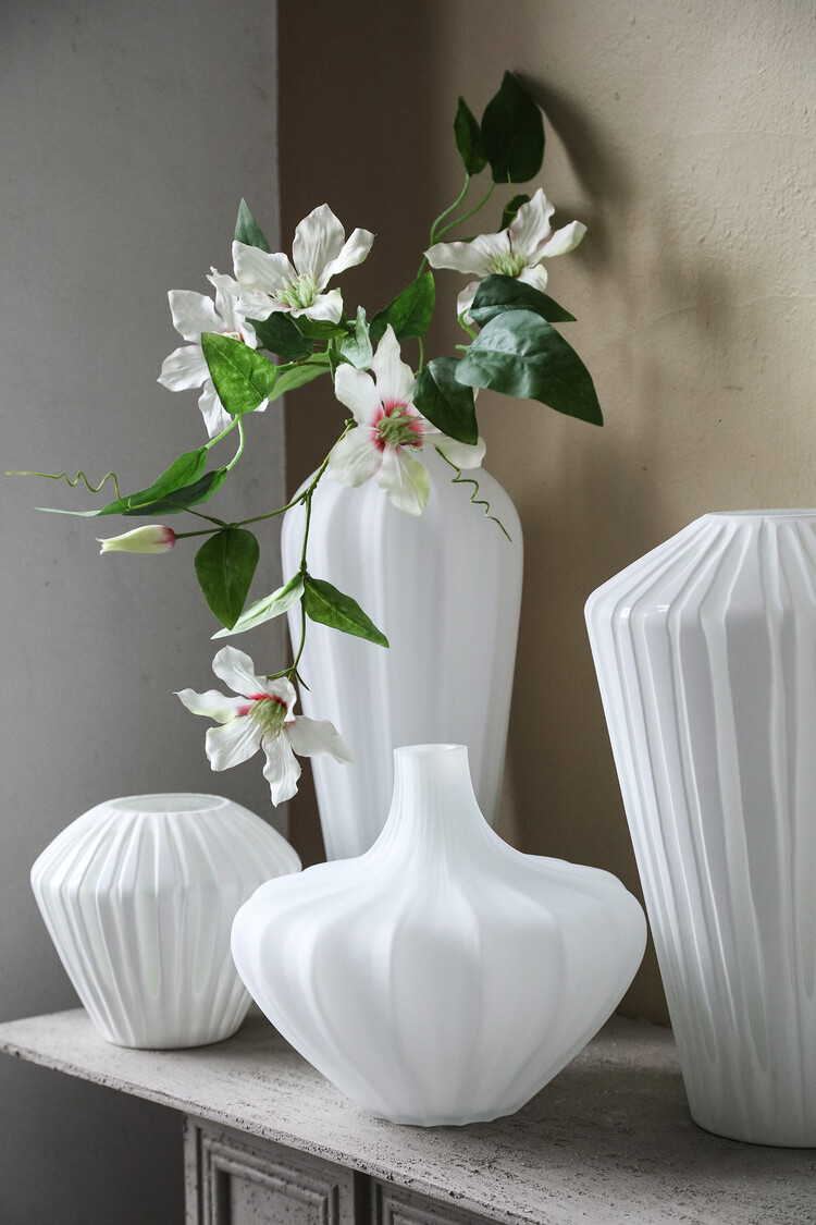 PTMD Collection Ireka White vaas handgesneden hoekig glas rond Medium