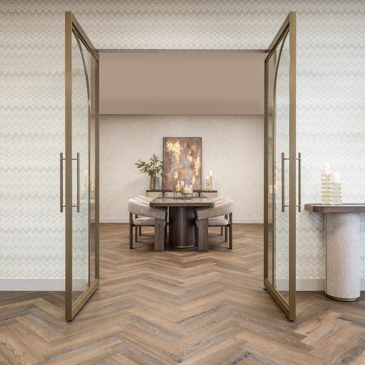 Richmond Interiors Eettafel Willox met glasplaat bruin eiken linnen 235 cm