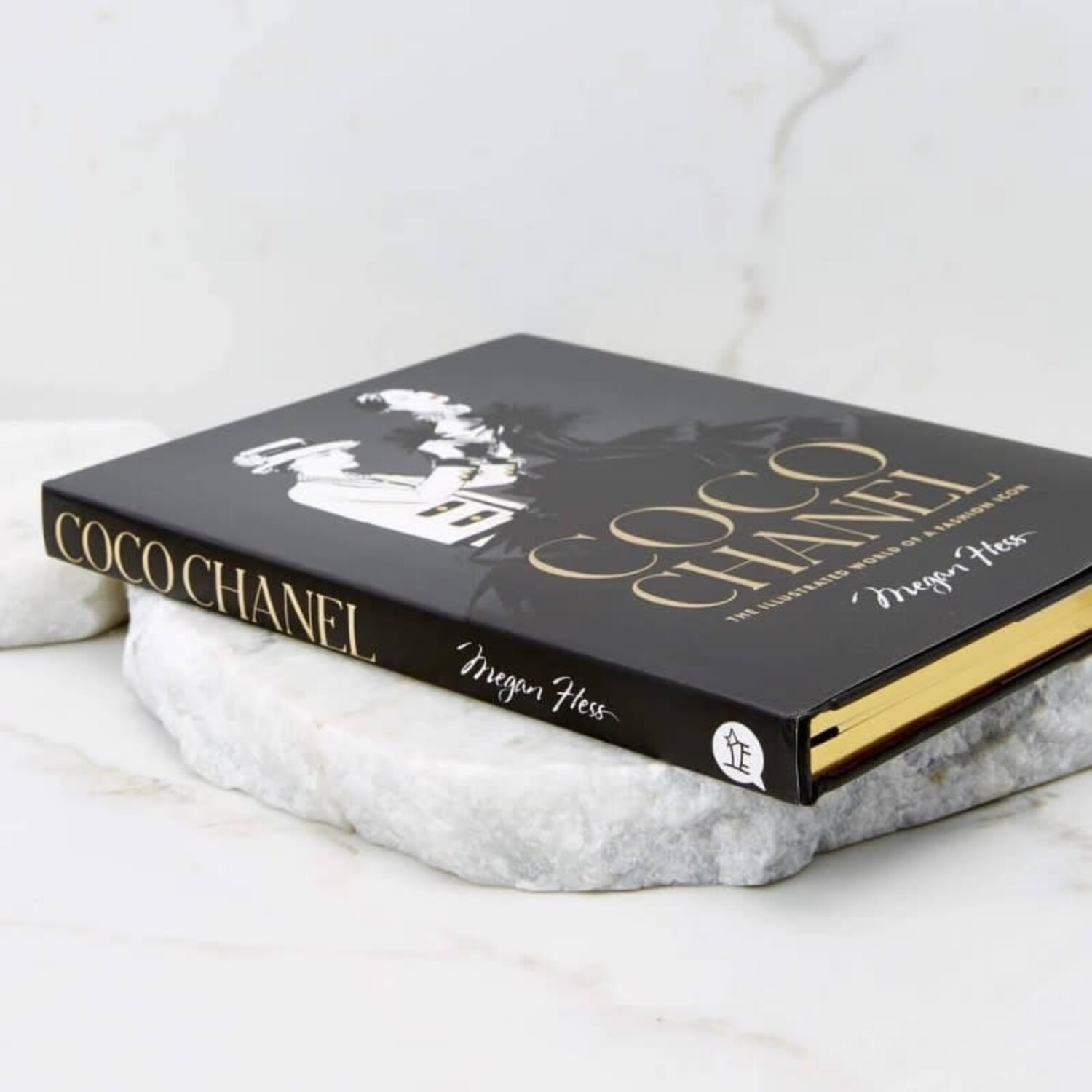 Koffietafelboek Coco Chanel The Illustrated World of a Fashion Icon