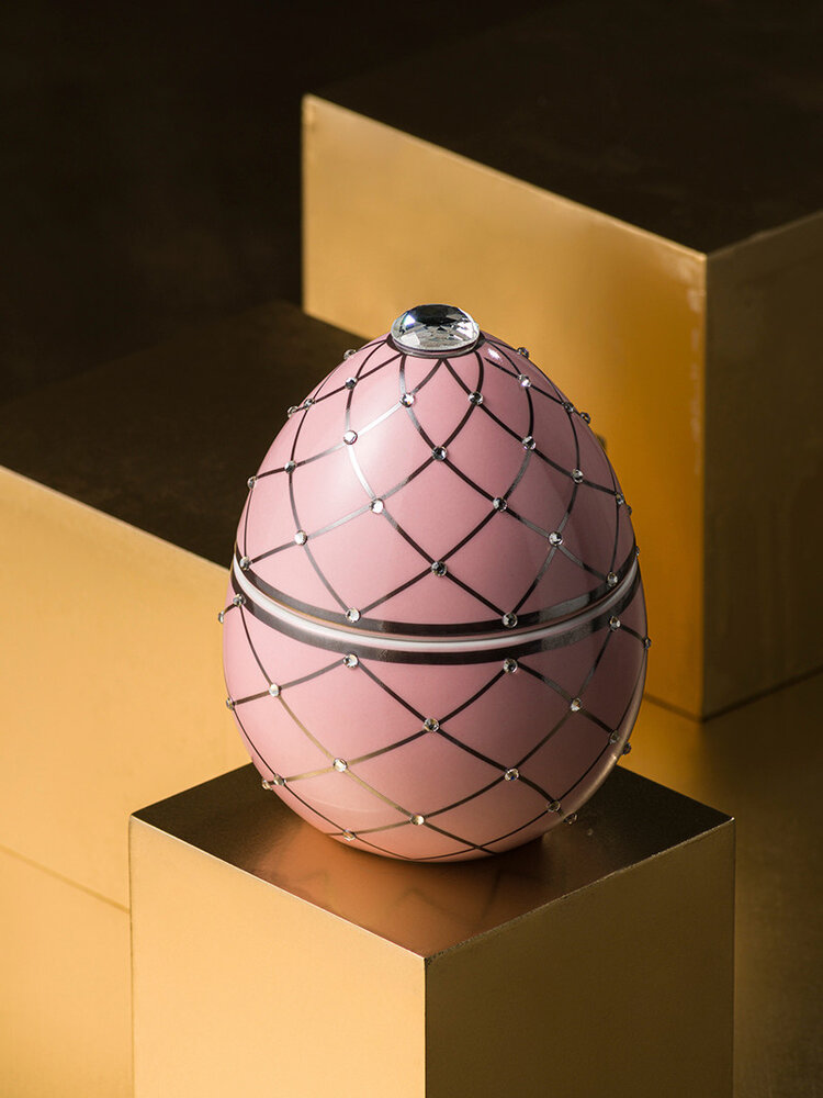 Ladenac Milano Bois de Russie Pink Egg & Silver Stripes keramiek jar candle 220 gram